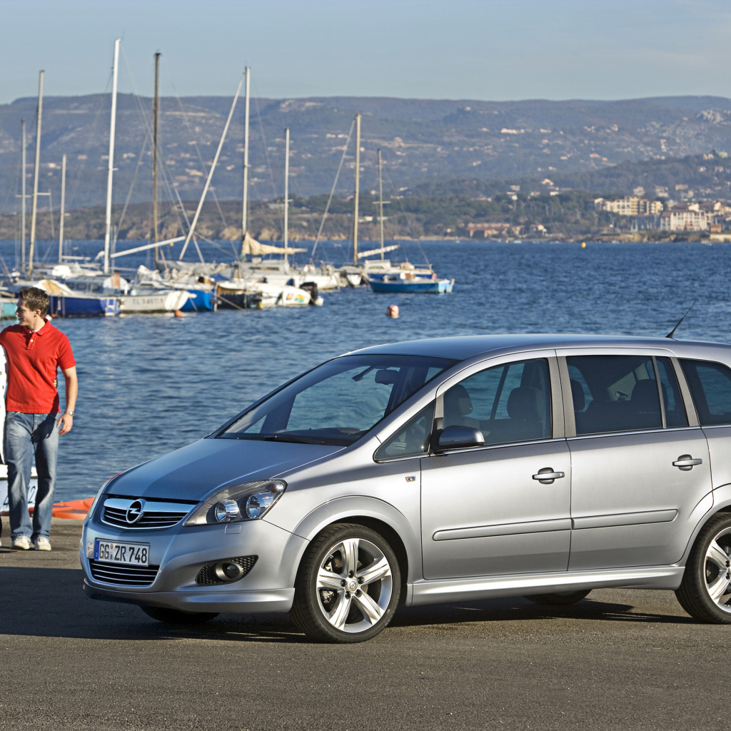 Дизайн автомобиля Opel Zafira