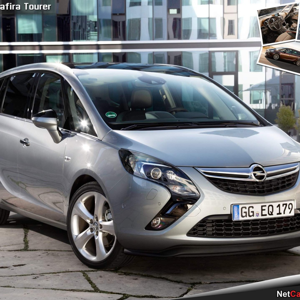Автомобиль Opel Zafira на дороге