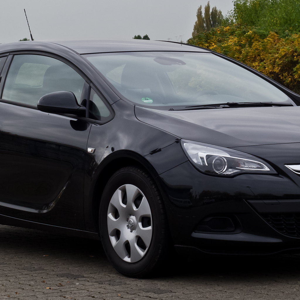 Надежный автомобиль Opel Astra GTC