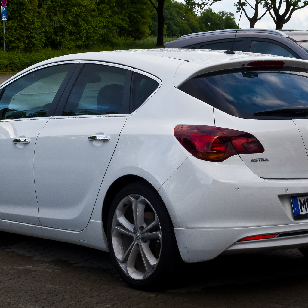 Надежный автомобиль Opel Astra