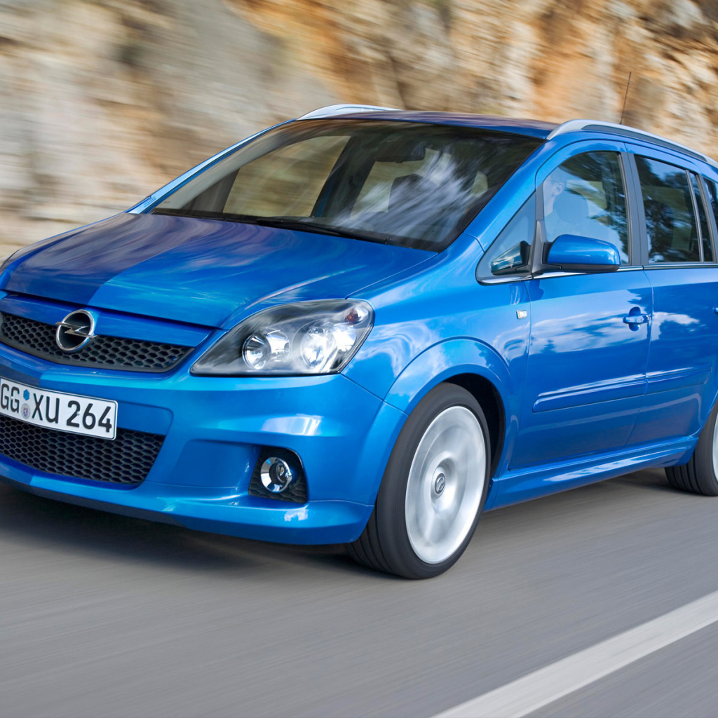 Надежная машина Opel Zafira