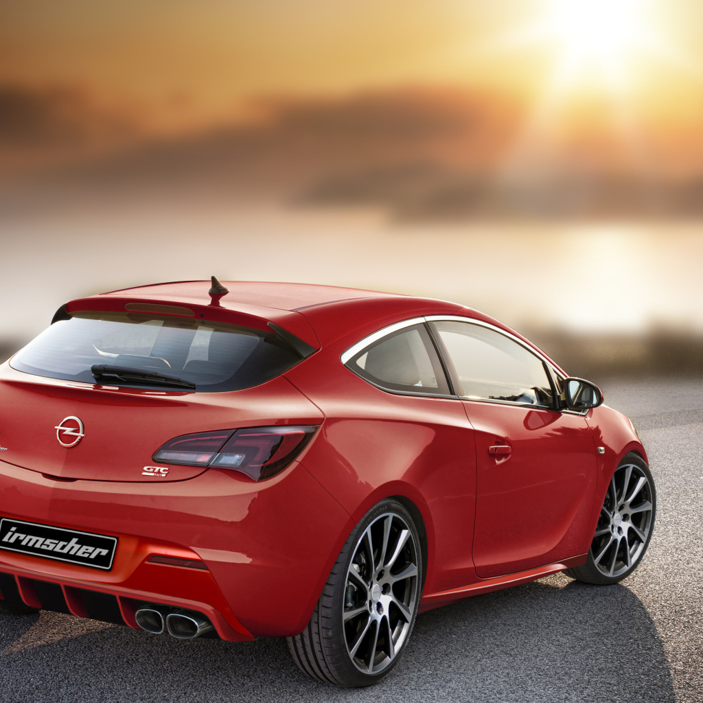 Тест драйв автомобиля Opel Astra GTC 2014