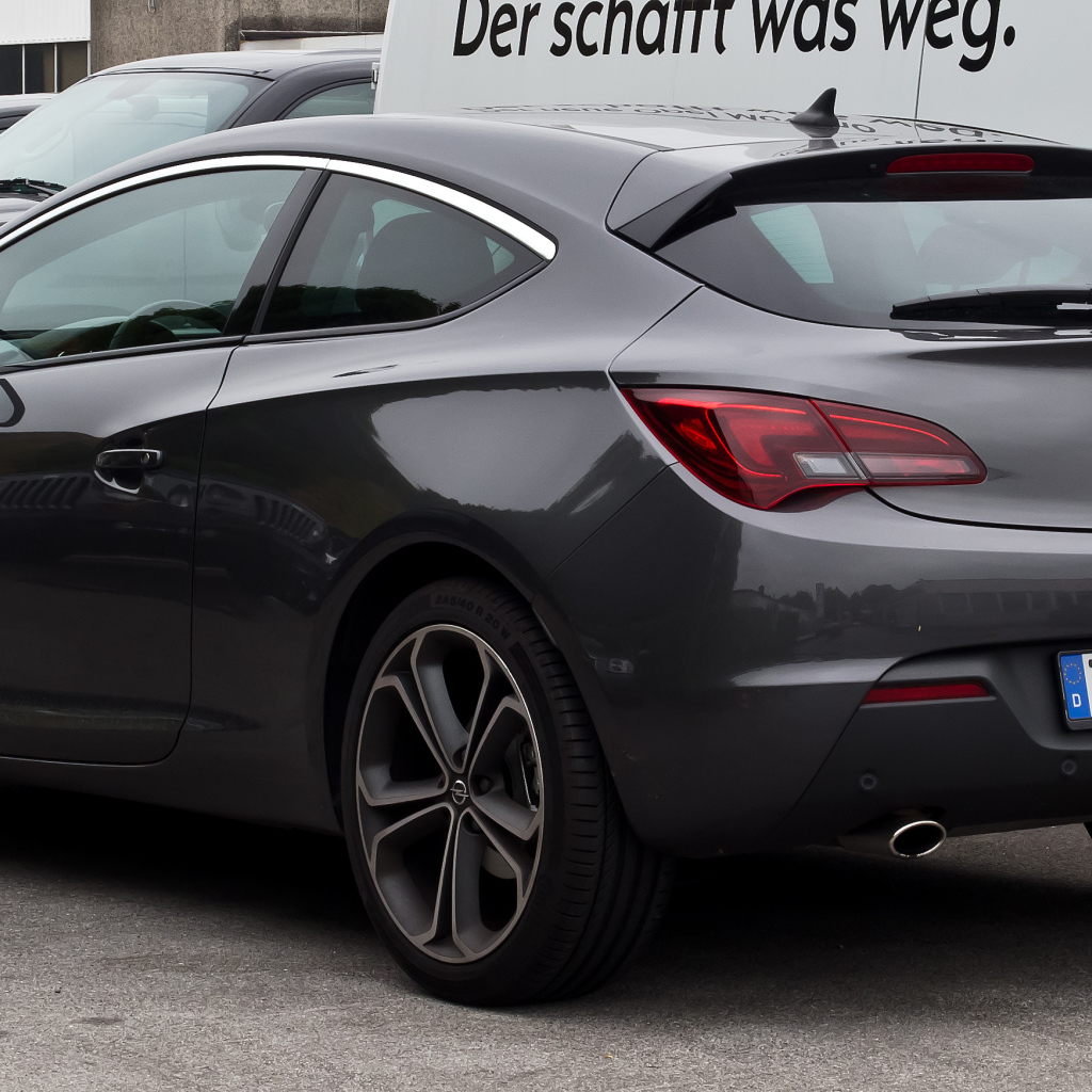 Надежная машина Opel Astra GTC