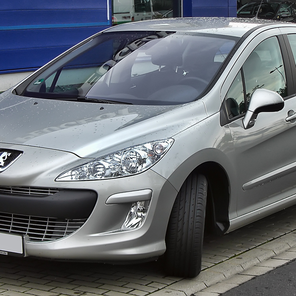 Серый Peugeot 308