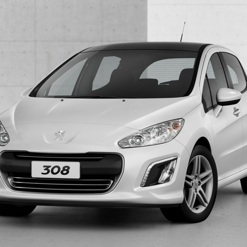 Белый Peugeot 308