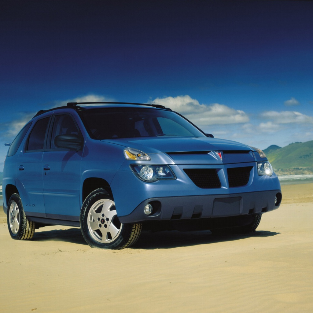 Красивый автомобиль Pontiac Aztec