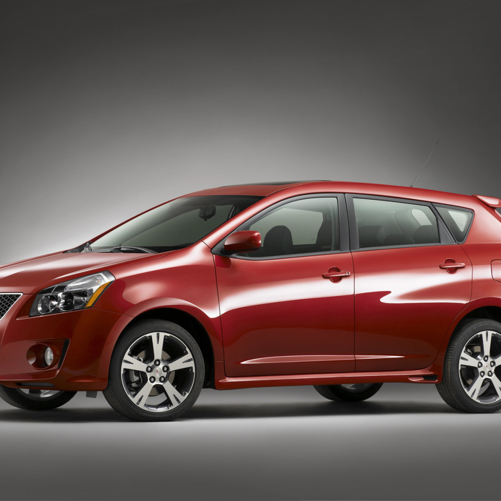 Автомобиль марки Pontiac модели Vibe