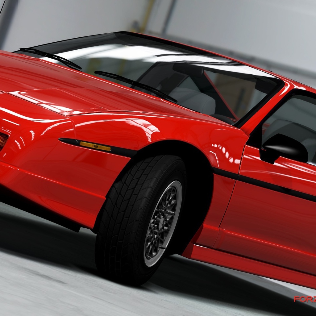 Новая машина Pontiac Fiero