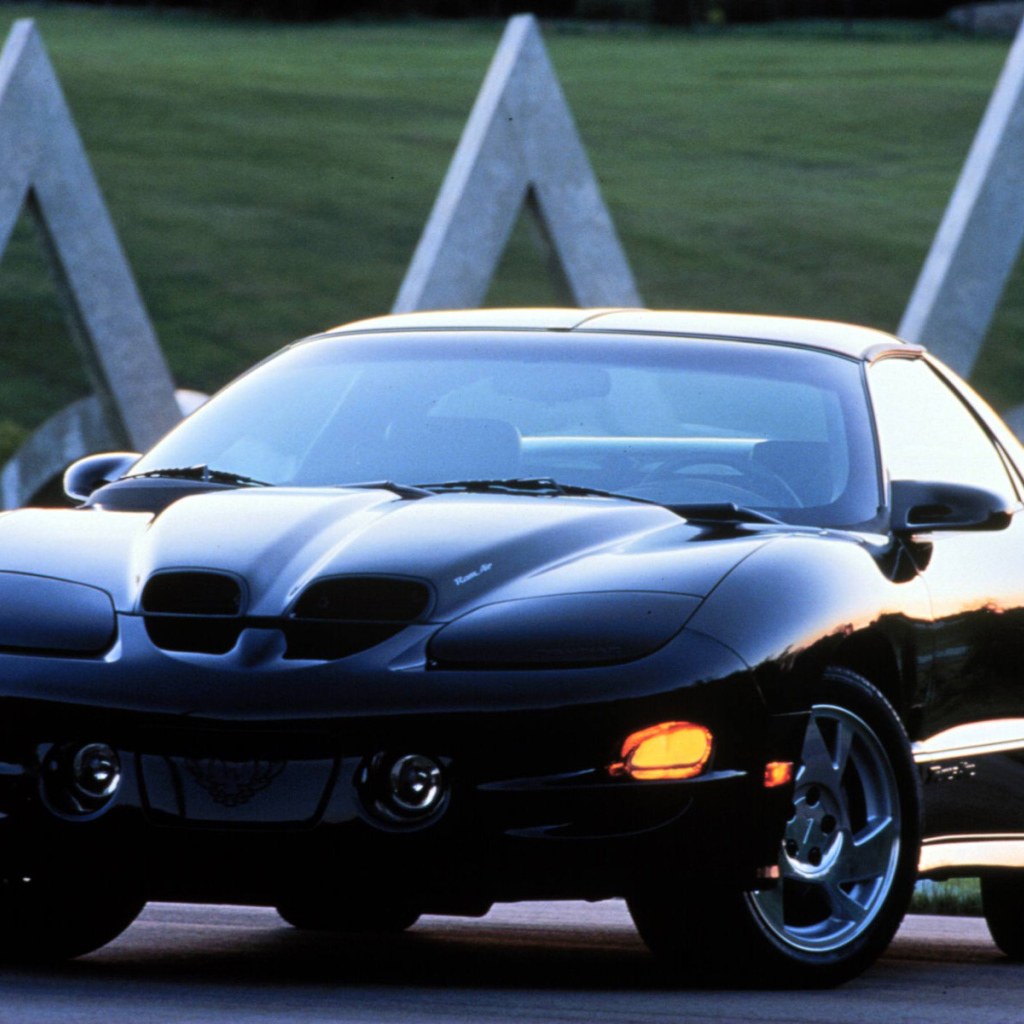 Надежная машина Pontiac Firebird