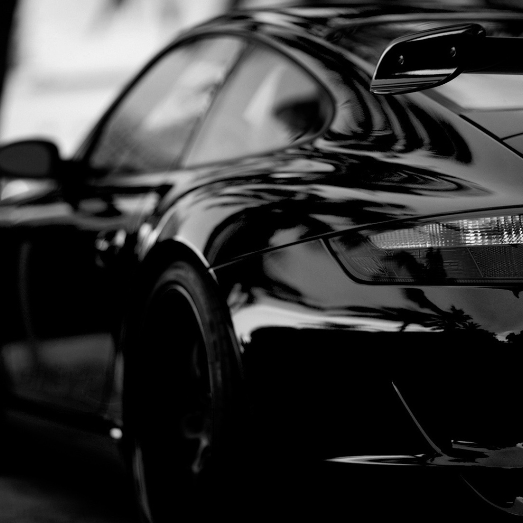 Porsche в черном