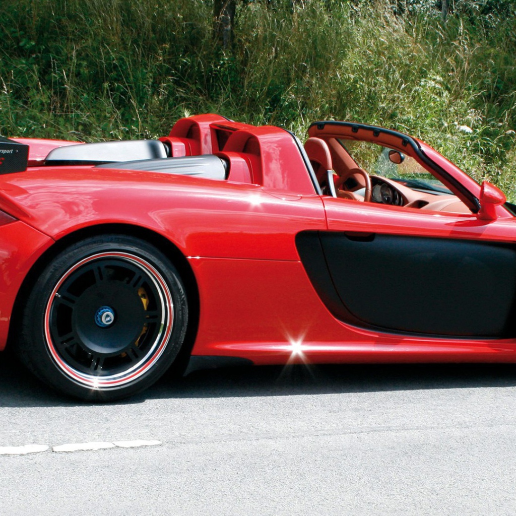 Красный спортивный Порш