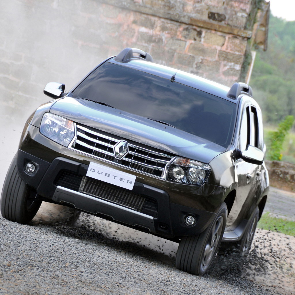 Красивый автомобиль Renault Duster