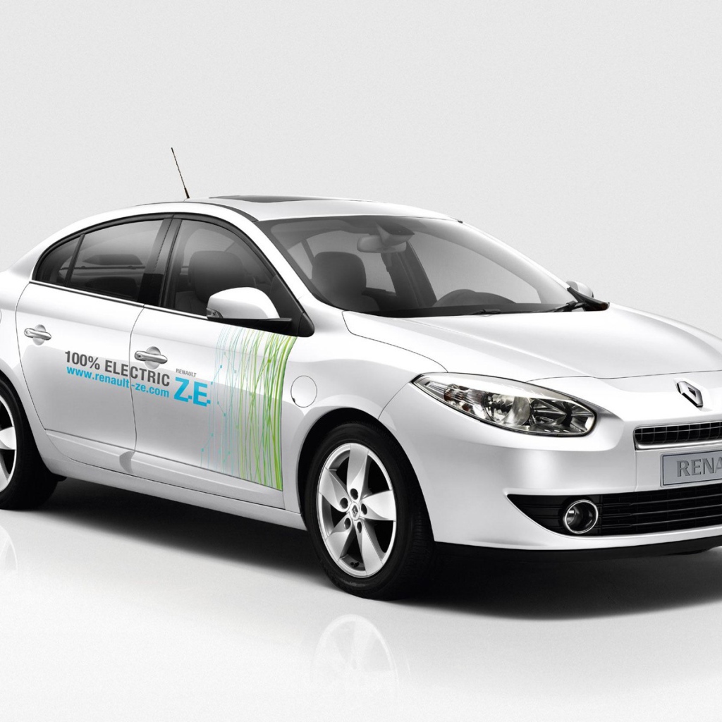 Красивый автомобиль Renault Fluence в Москве