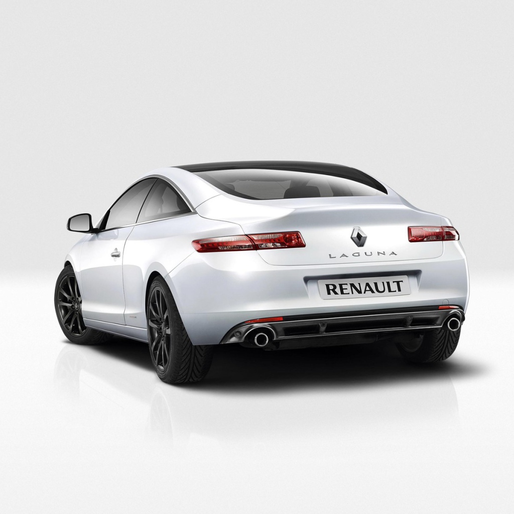 Красивый автомобиль Renault Laguna