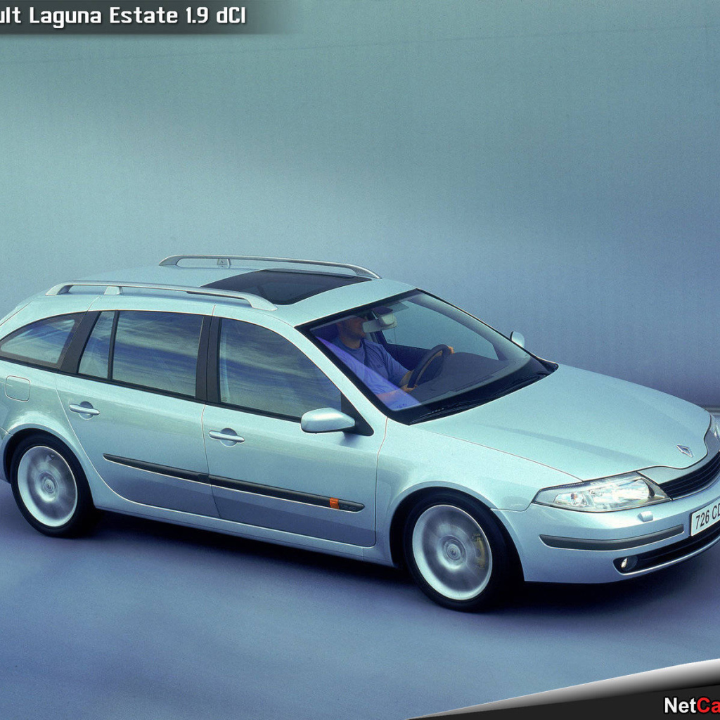 Красивый автомобиль Renault Laguna в Москве
