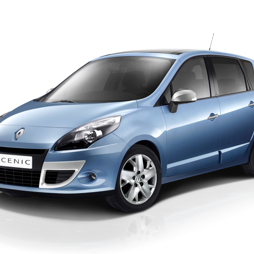 Красивый автомобиль Renault Scenic