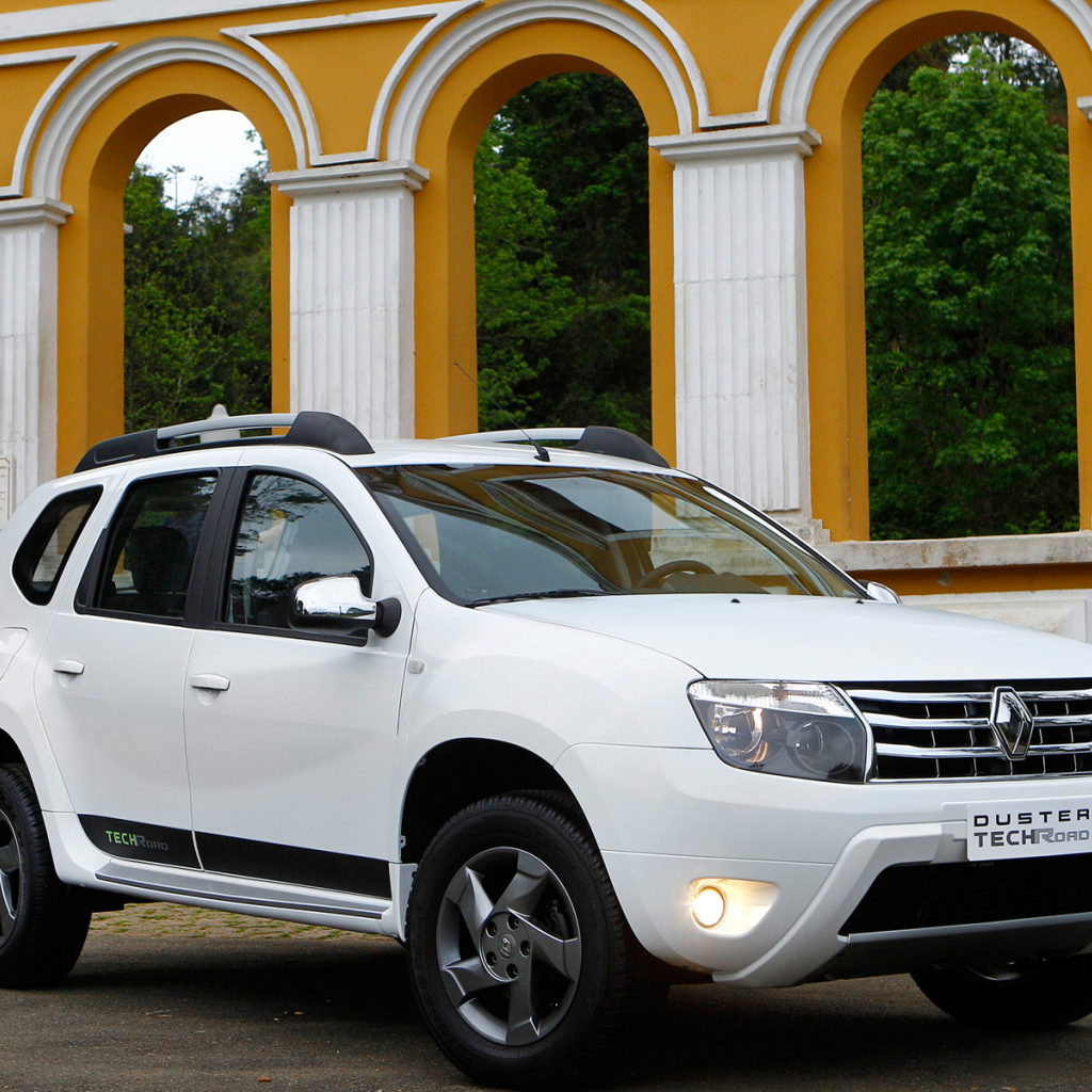Автомобиль марки Renault модели Duster