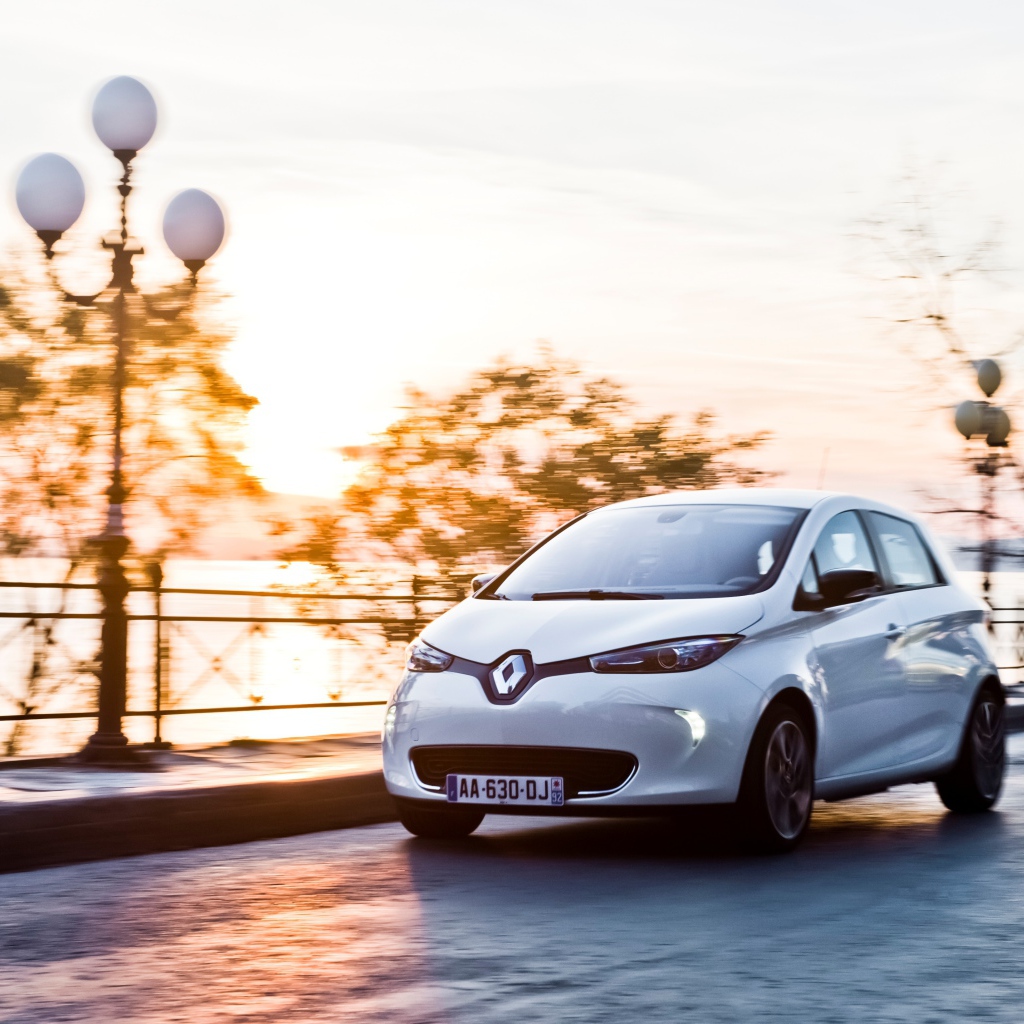 Надежная машина Renault Next Two 2014