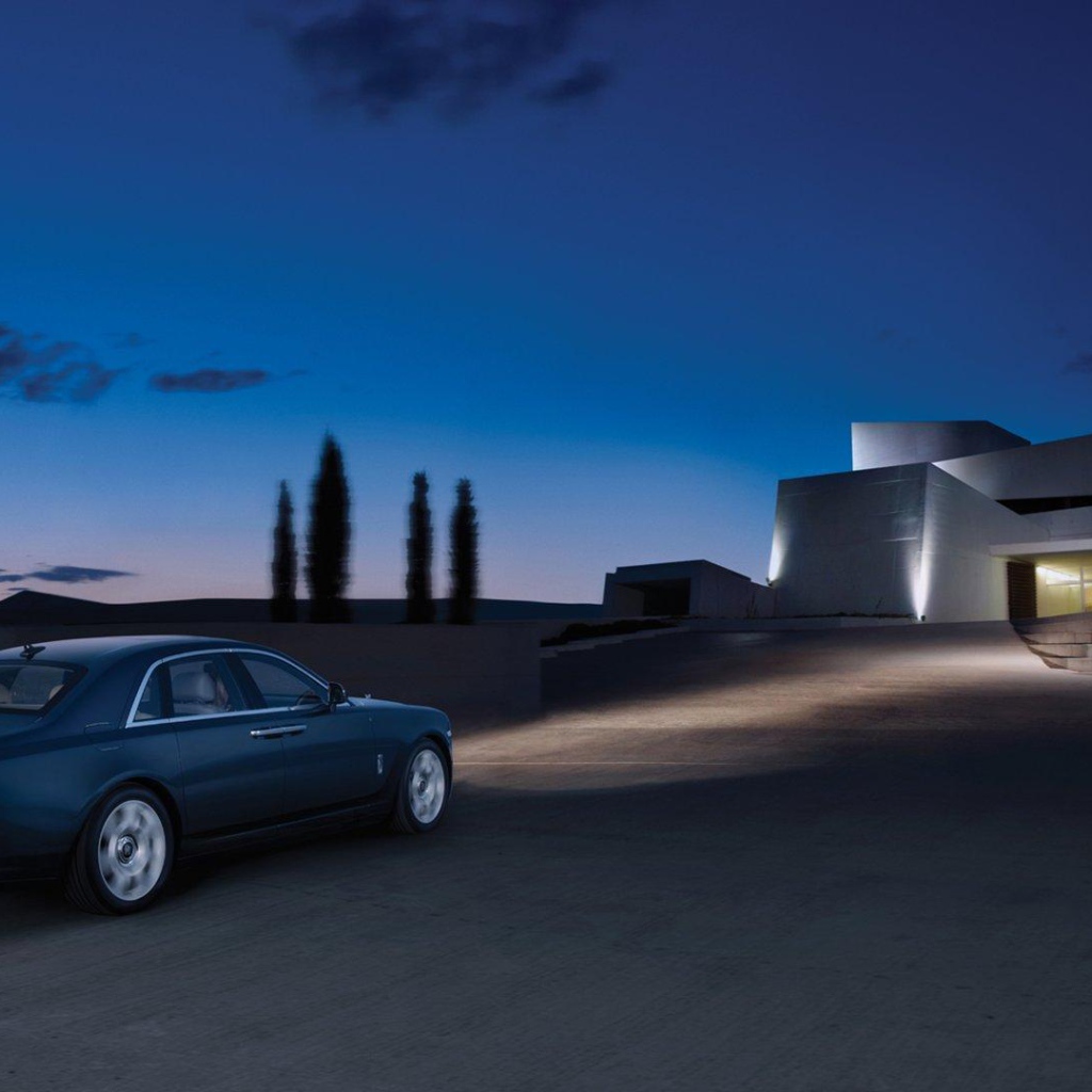  Новый автомобиль Rolls Royce Ghost