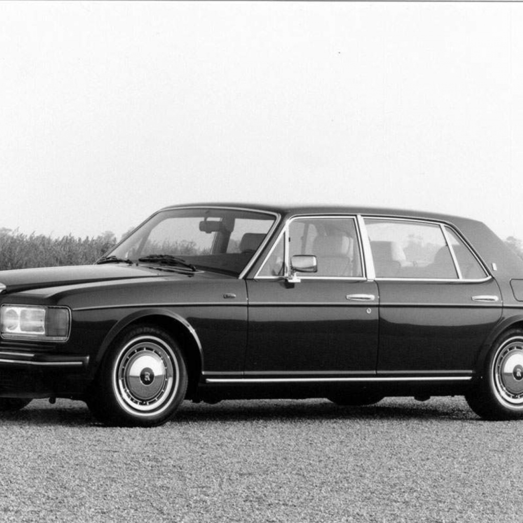 Новый автомобиль Rolls Royce Silver Spirit