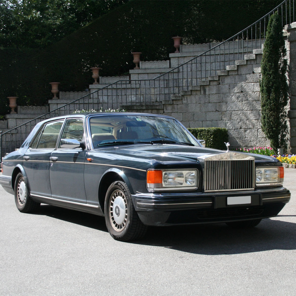 Надежный автомобиль Rolls Royce Silver Spirit