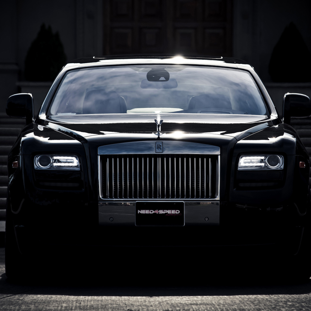 Надежная машина Rolls Royce Ghost