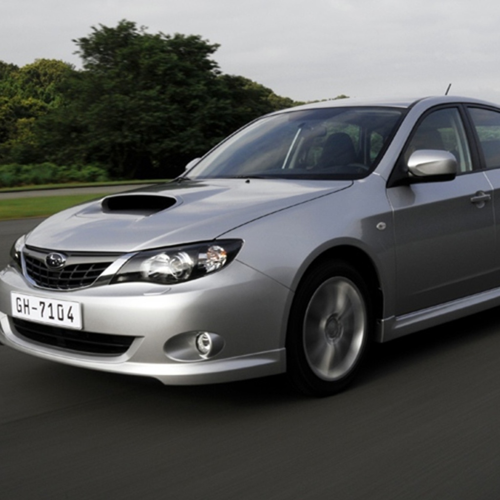 Красивый автомобиль Subaru Boxer в Москве