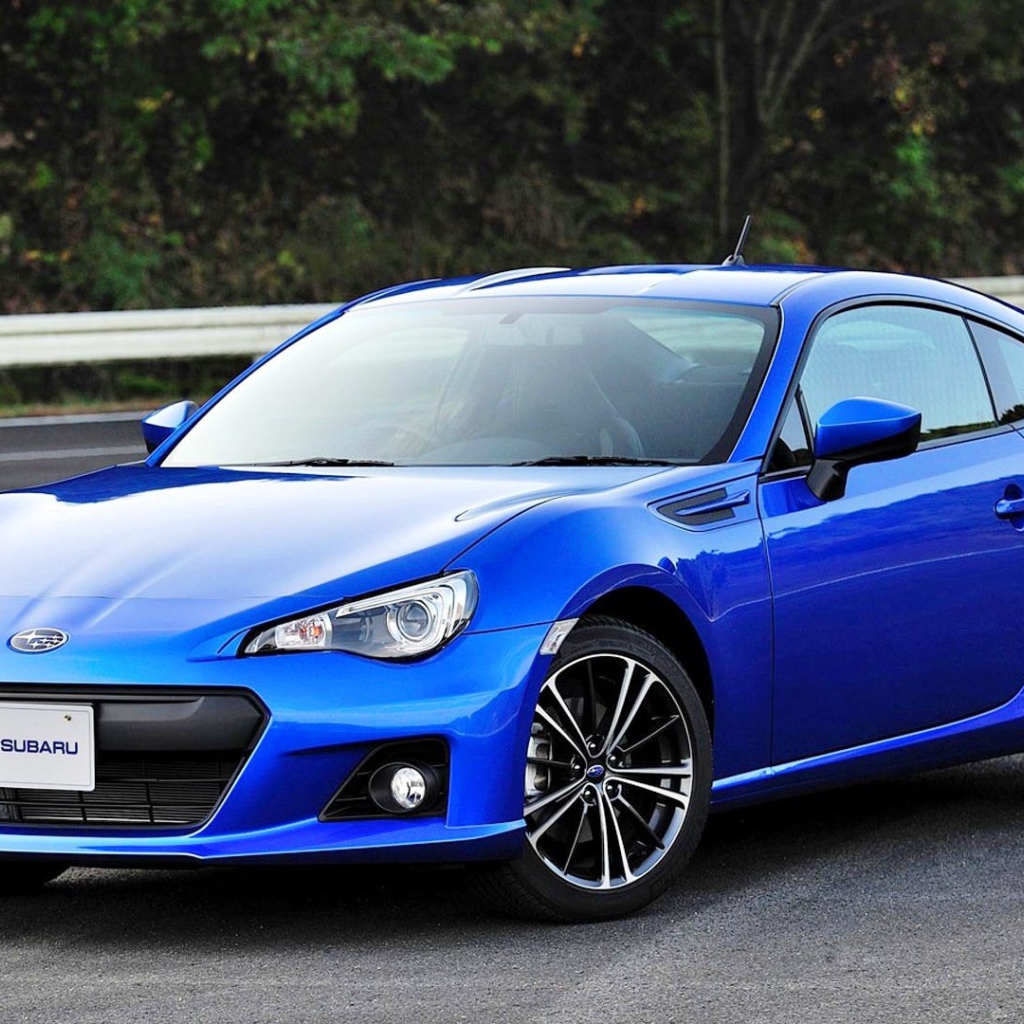 Автомобиль марки Subaru модели BRZ