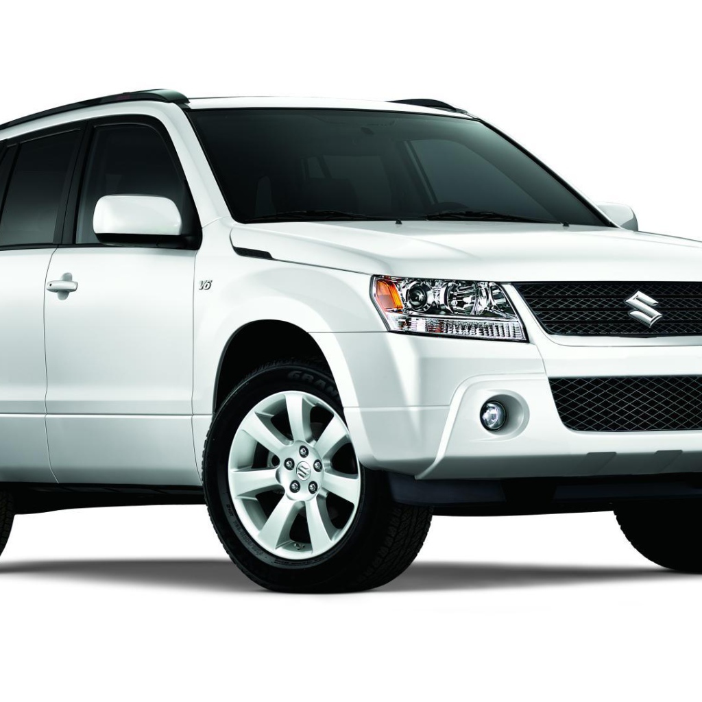  Красивый автомобиль Suzuki Grand Vitara 2014