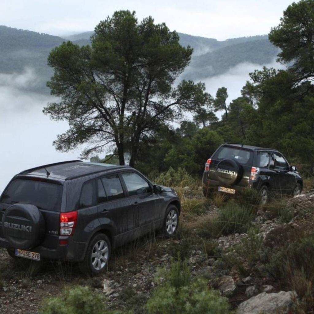   Красивый автомобиль Suzuki Grand Vitara 2014 в Москве