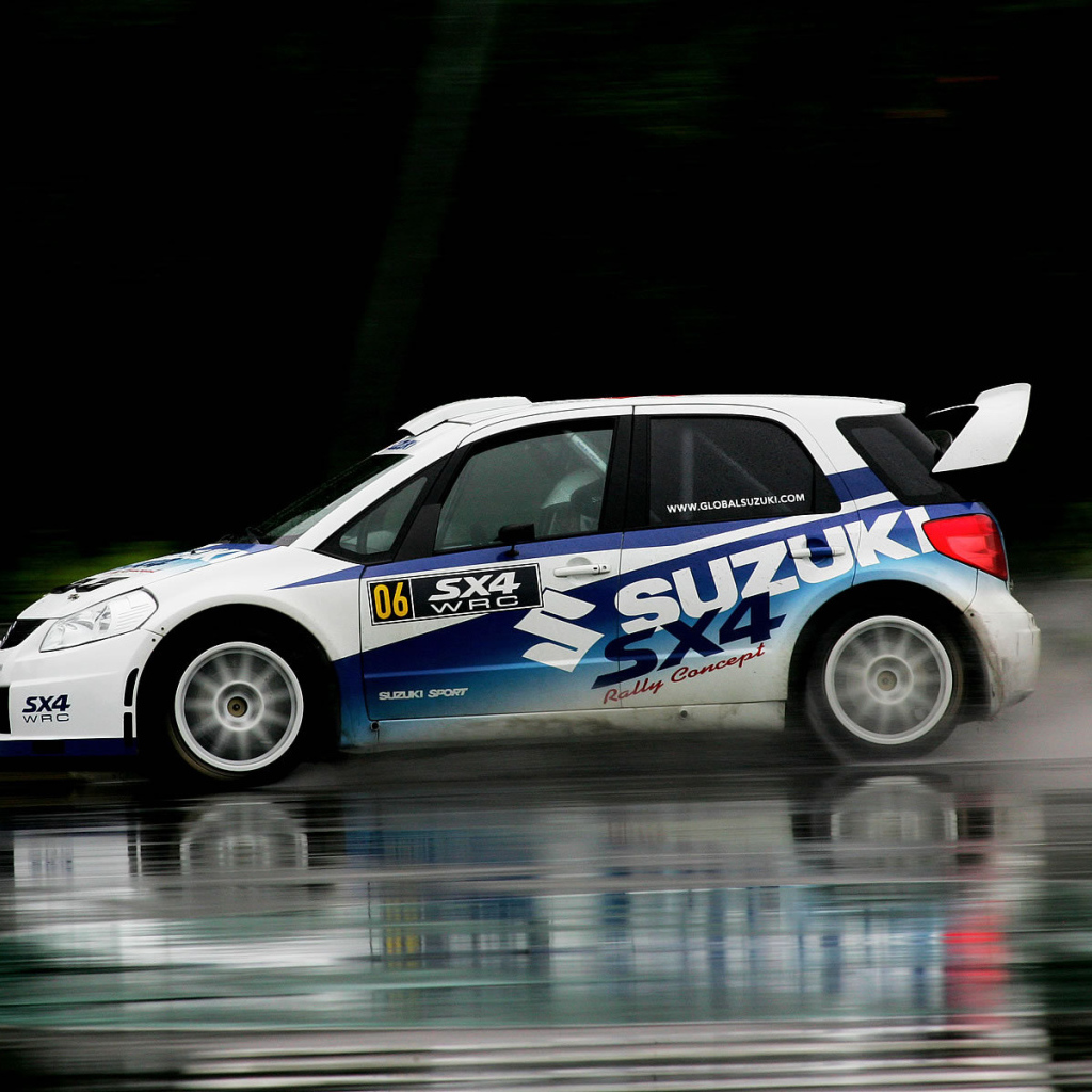 Красивый автомобиль Suzuki SX4