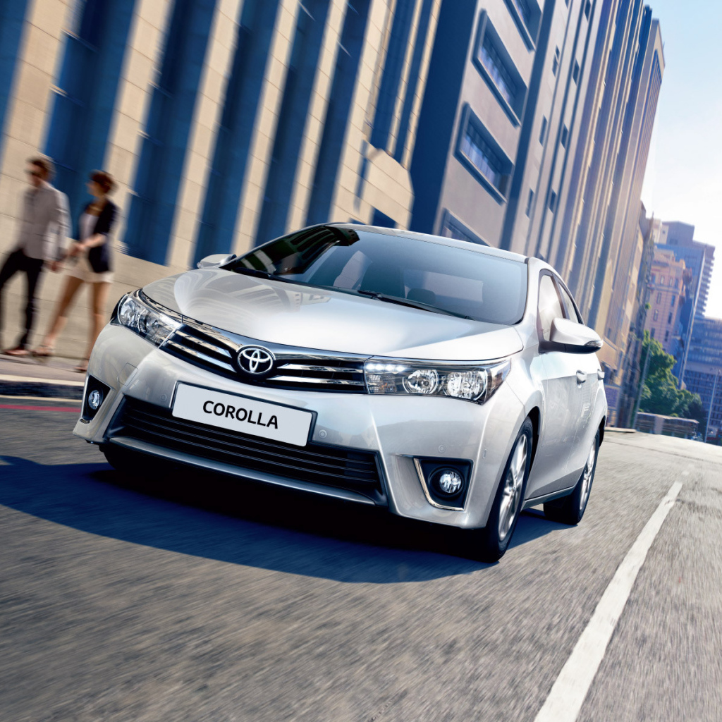 Красивый автомобиль Toyota Corolla 2014