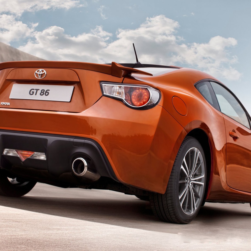 Японский автомобиль Тойота GT86