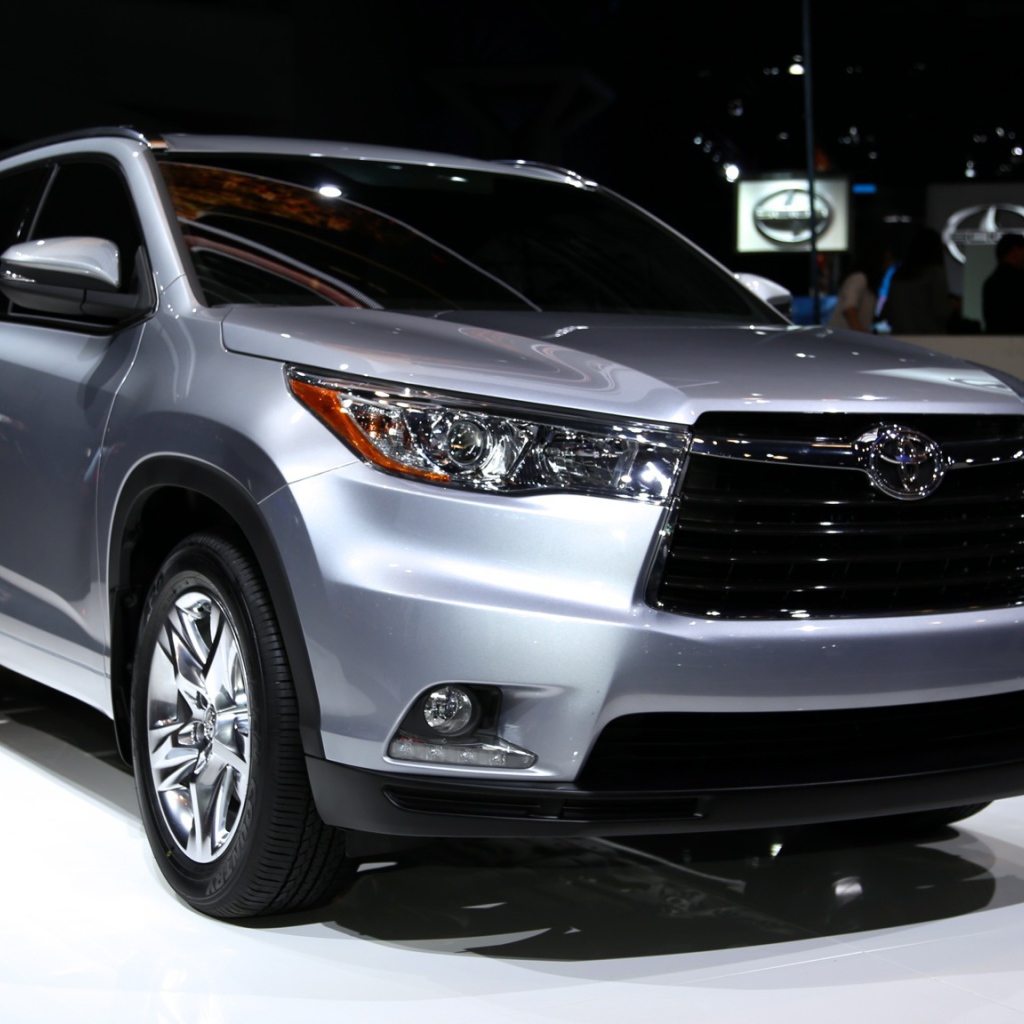 Новый автомобиль Toyota Highlander 2014