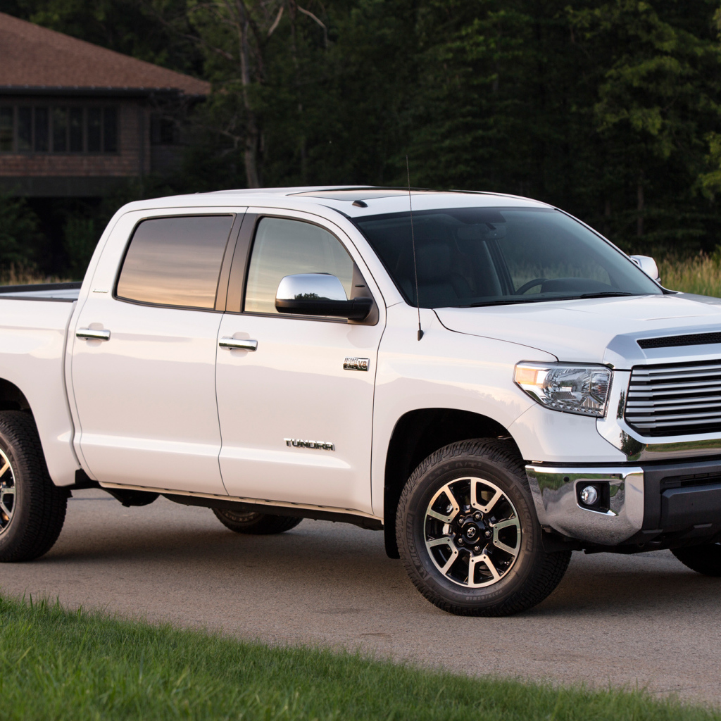 Новая машина Toyota Tundra 2014