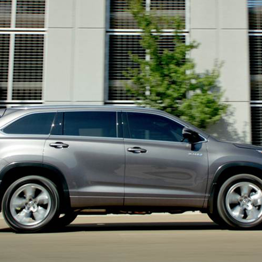 Надежный автомобиль Toyota Highlander 2014