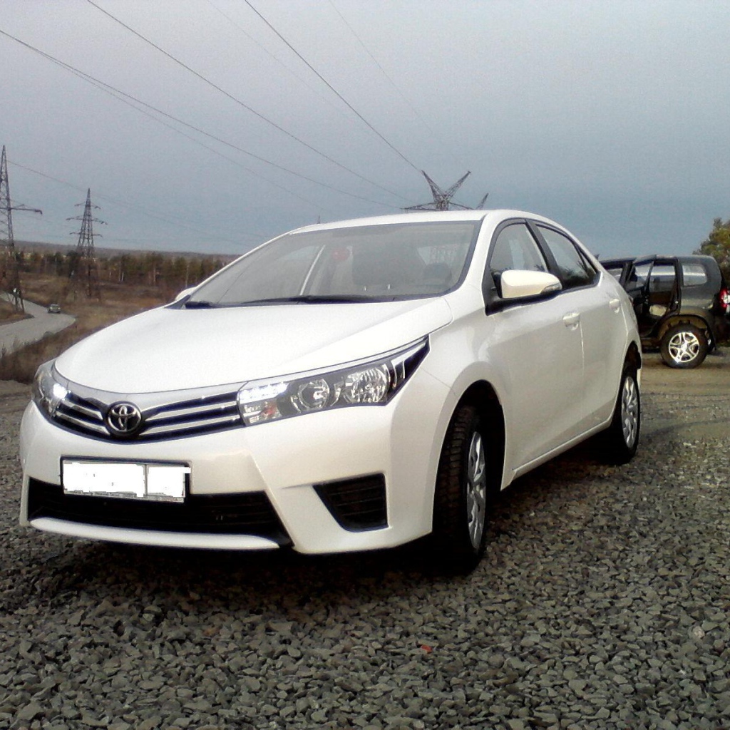 Тест драйв автомобиля Toyota Corolla 2014
