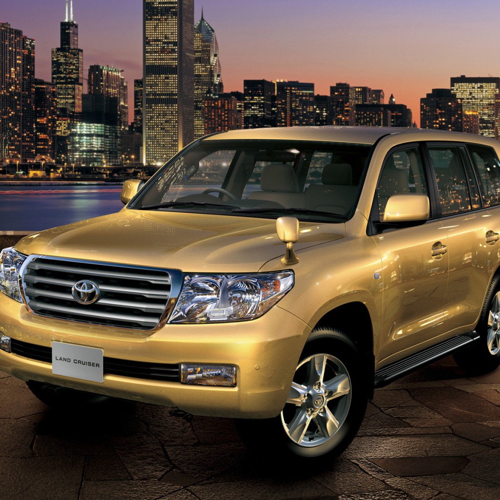 Надежная машина Toyota Land Cruiser 200