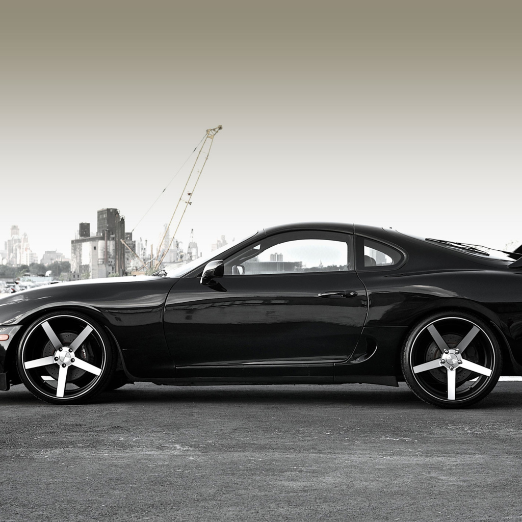 Черная тойота супра