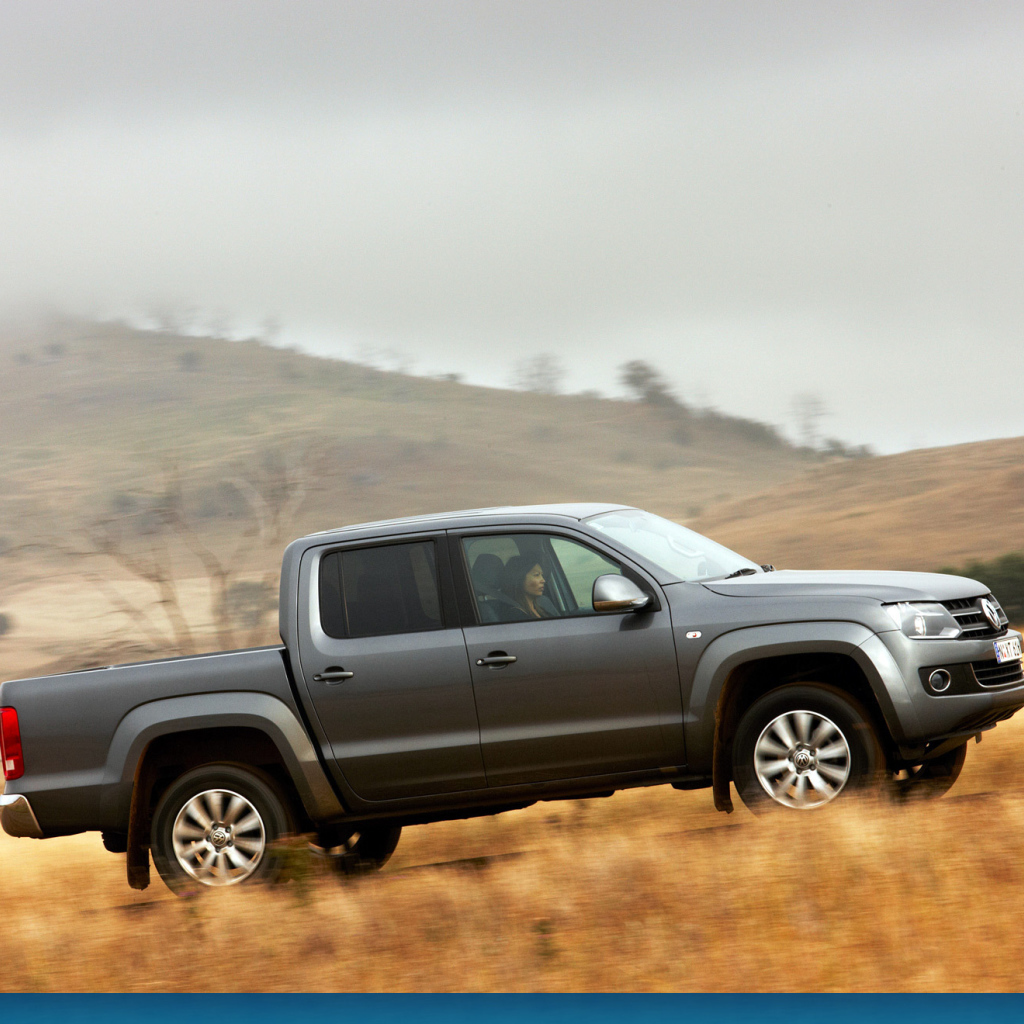 Красивый автомобиль Volkswagen Amarok