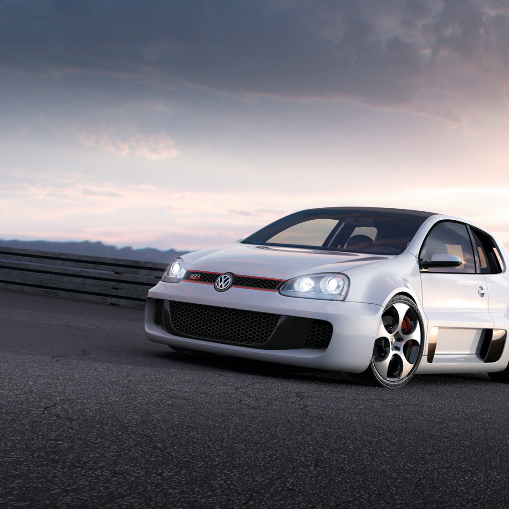 Красивый автомобиль Volkswagen Golf