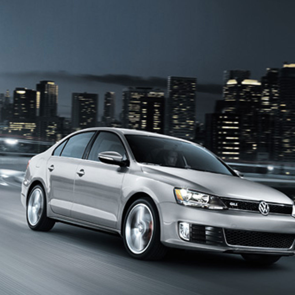 Красивый автомобиль Volkswagen Jetta