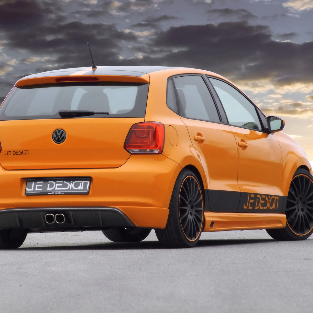Красивый автомобиль Volkswagen Polo