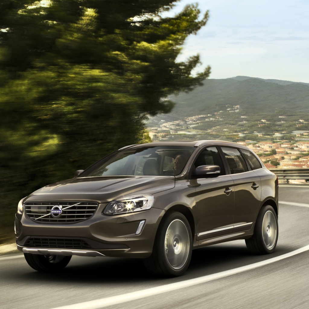 Красивый автомобиль Volvo xc60
