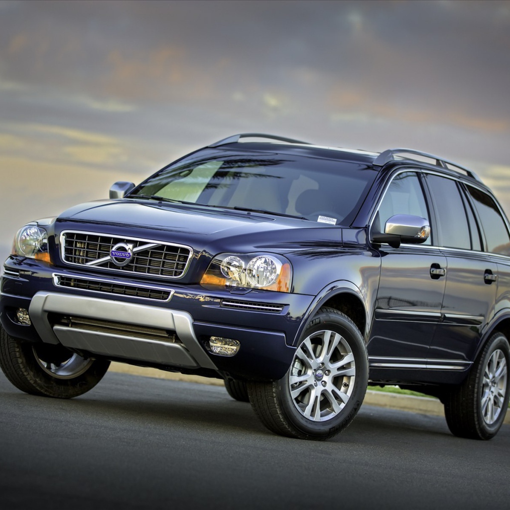 Красивый автомобиль Volvo  xc90 2014 в Москве