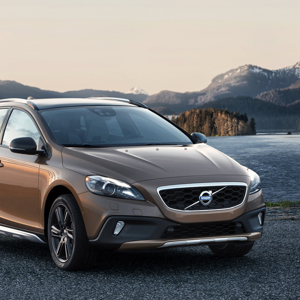 Надежный автомобиль Volvo v40 Cross country