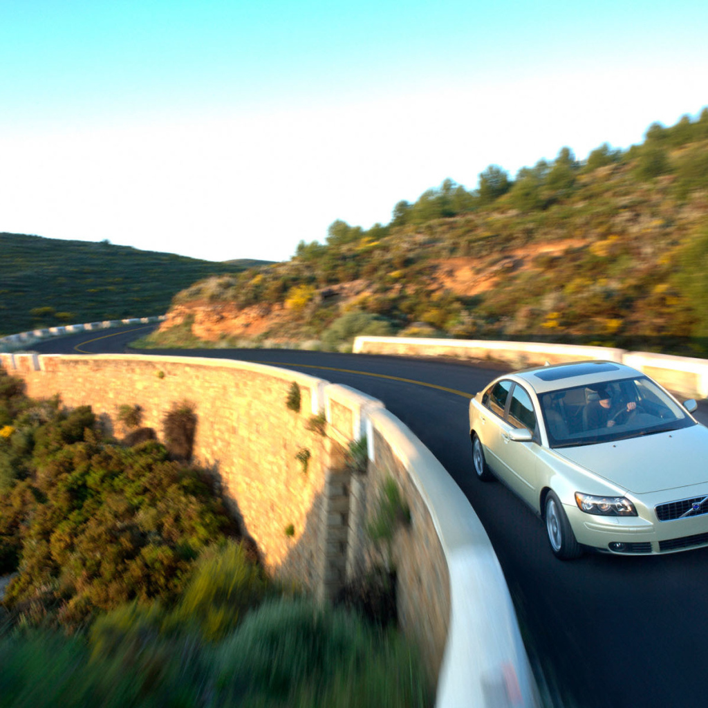 Надежная машина Volvo s40