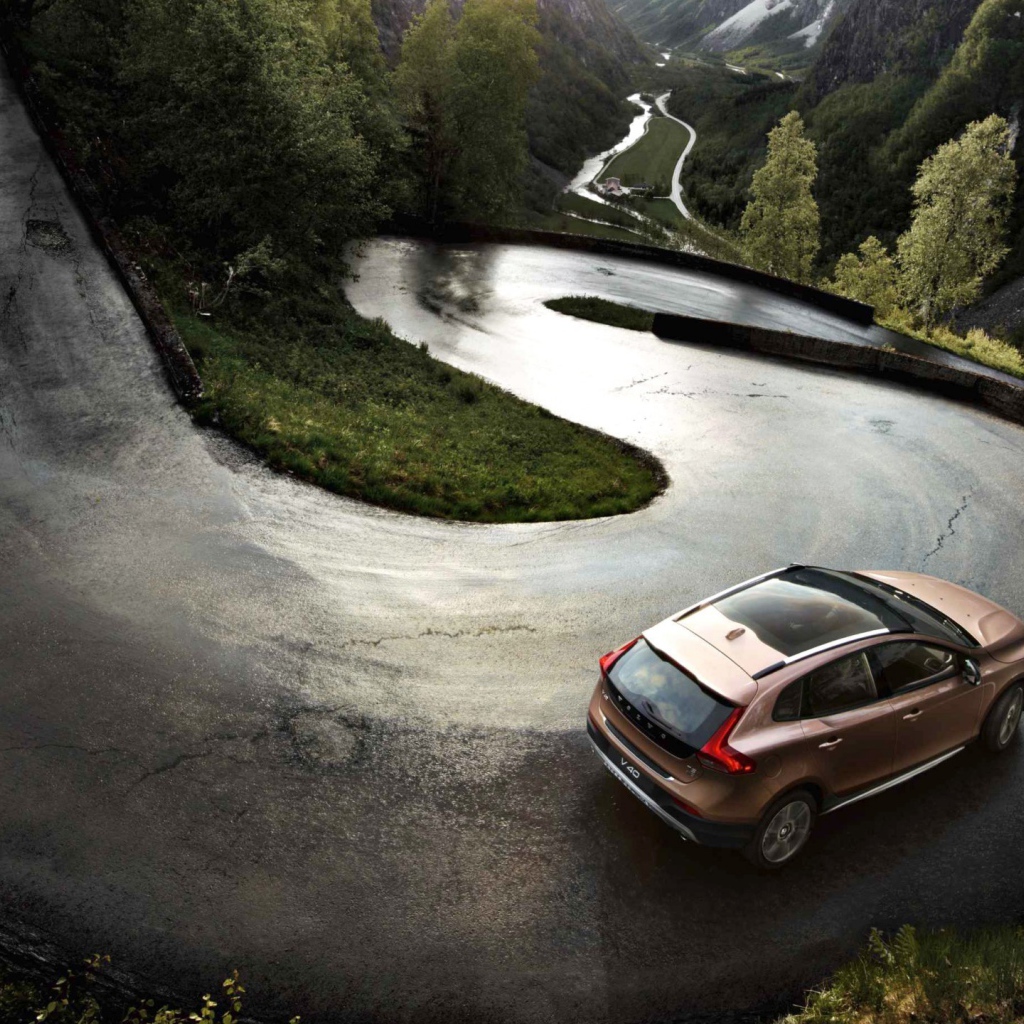  Надежная машина Volvo v40 Cross country