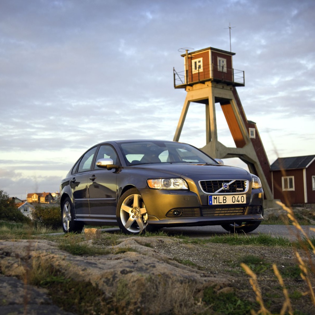 Новый автомобиль Volvo s40