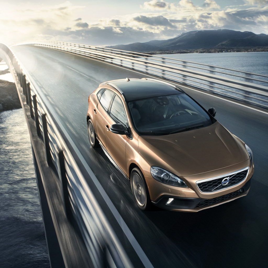  Фото автомобиля Volvo v40 Cross country